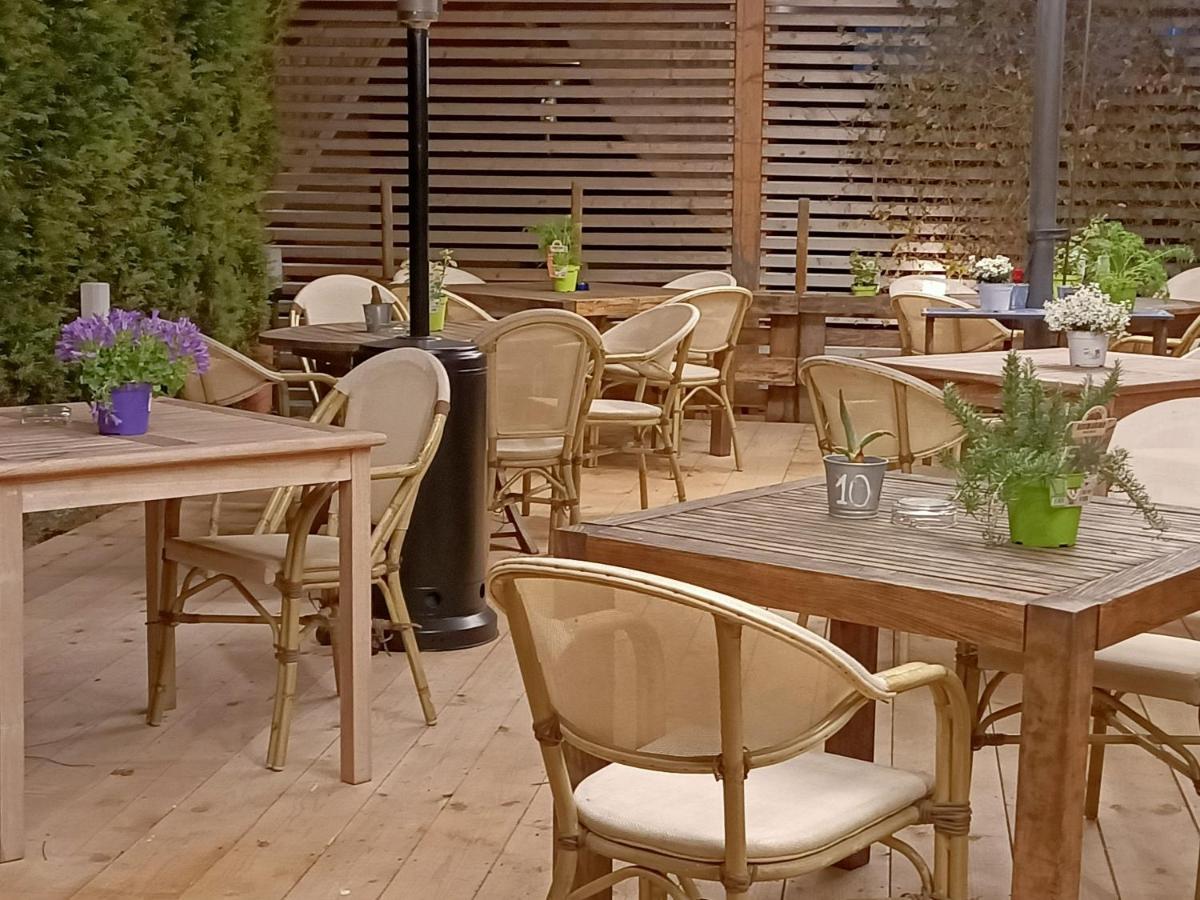 Osteria E Locanda Del Viaggiatore Russi Kültér fotó