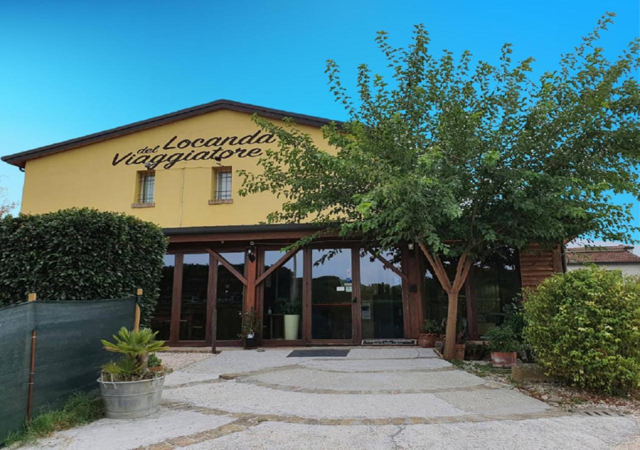 Osteria E Locanda Del Viaggiatore Russi Kültér fotó