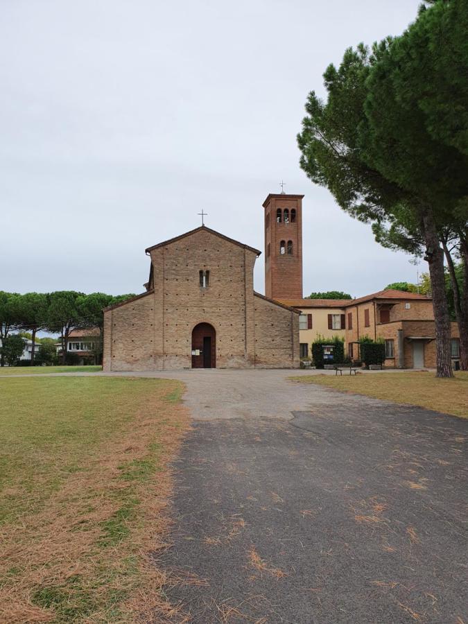 Osteria E Locanda Del Viaggiatore Russi Kültér fotó